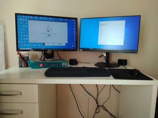 dva monitora
