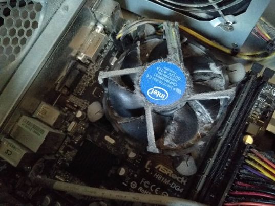 čišćenje kompjutera od prašine