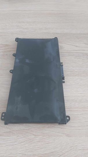 napuhnuta baterija na laptopu