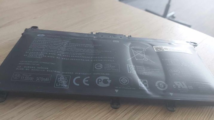 napuhnuta baterija na laptopu